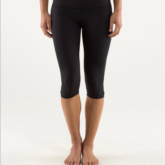 lululemon athletica Pants - Lululemon Bandha crop size 6 vintage